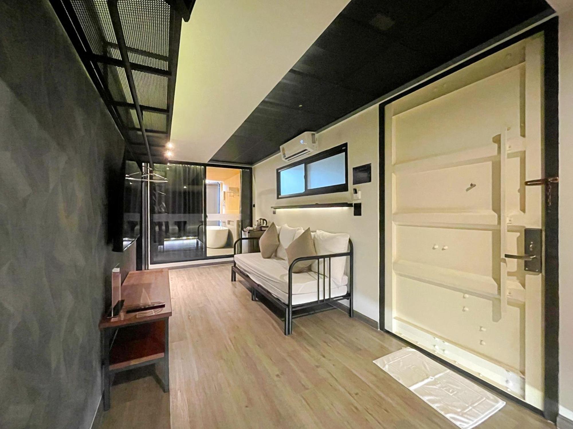 Nights In A Box Hotel Ban Muang  Szoba fotó