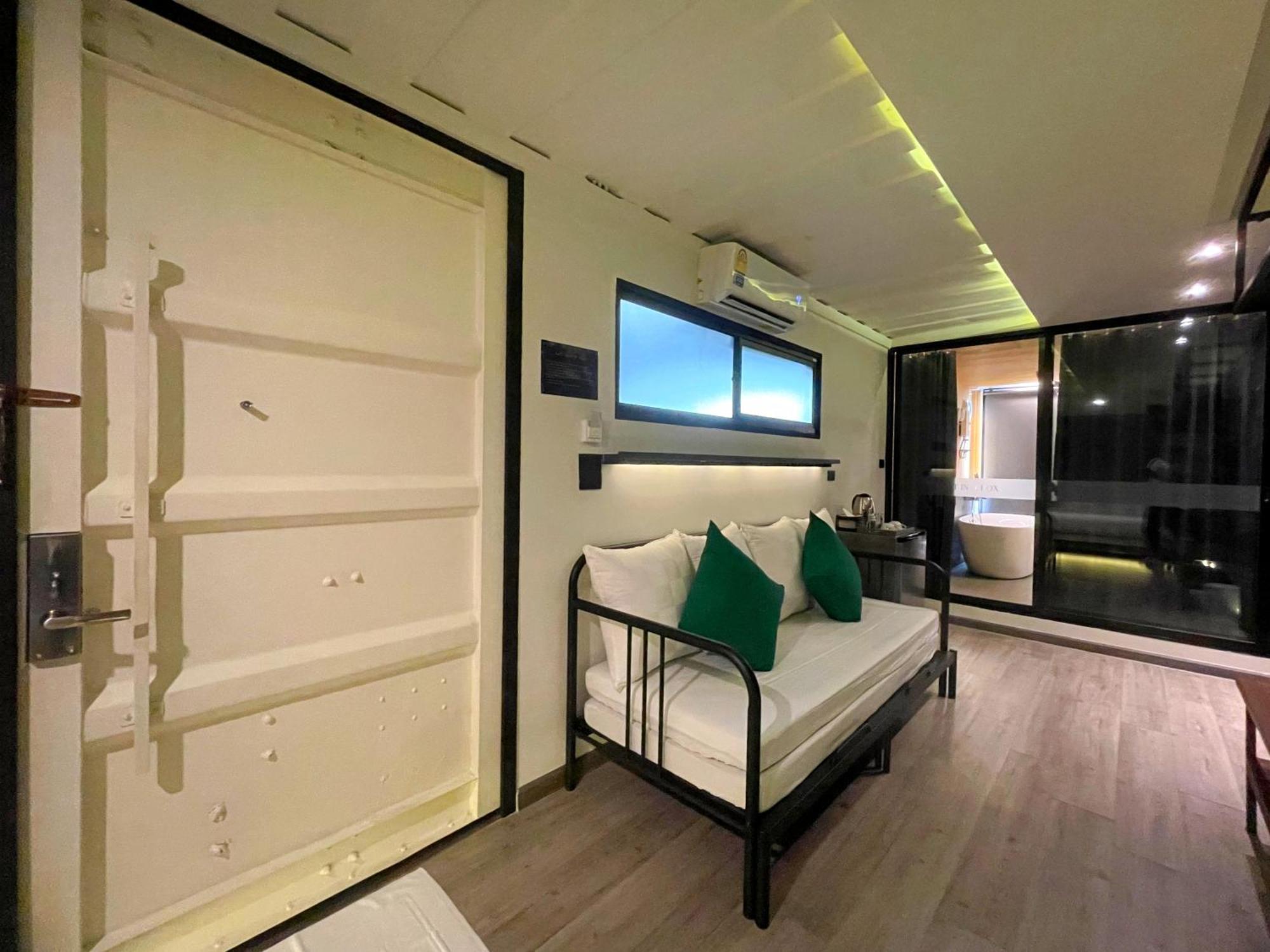 Nights In A Box Hotel Ban Muang  Szoba fotó